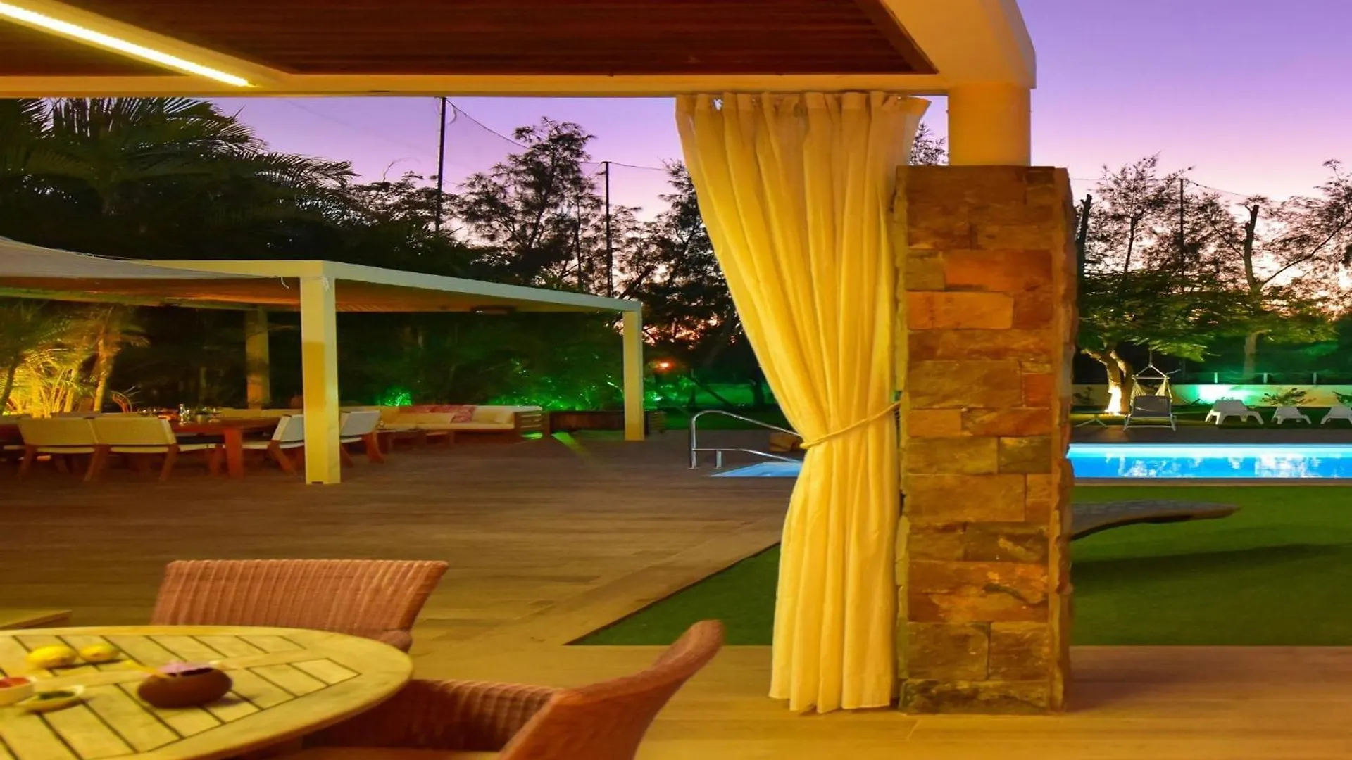 Villa Maspalomas Royale Luxury Retreat In Gran Canaria Private Heated Pool Charming Outdoor Dining Area Bbq Nestled In The Heart Of, لاس بالماس دي غران كاناريا