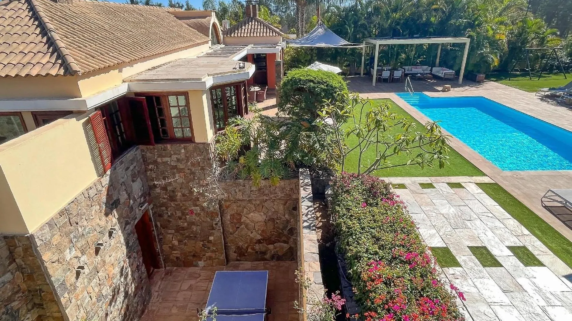 Villa Maspalomas Royale Luxury Retreat In Gran Canaria Private Heated Pool Charming Outdoor Dining Area Bbq Nestled In The Heart Of, لاس بالماس دي غران كاناريا 0*,