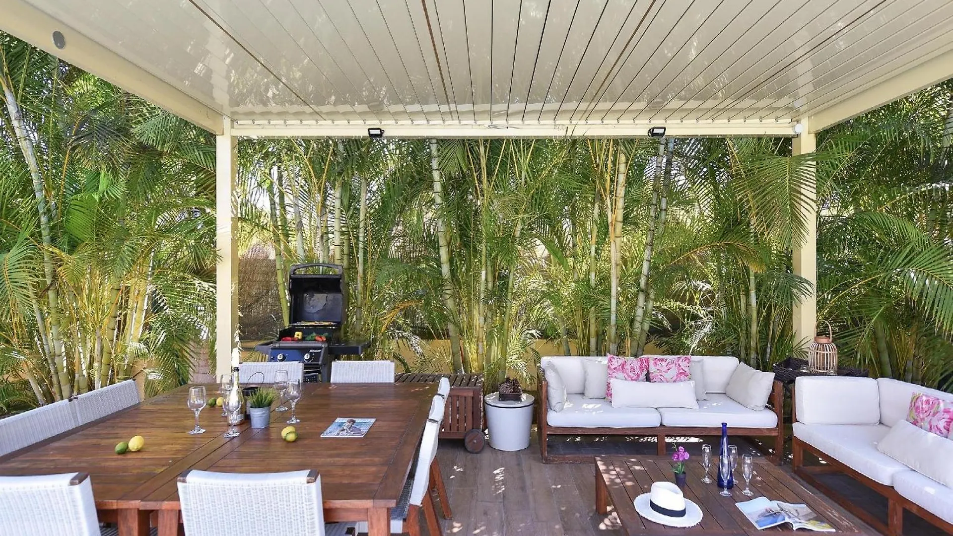Villa Maspalomas Royale Luxury Retreat In Gran Canaria Private Heated Pool Charming Outdoor Dining Area Bbq Nestled In The Heart Of, لاس بالماس دي غران كاناريا